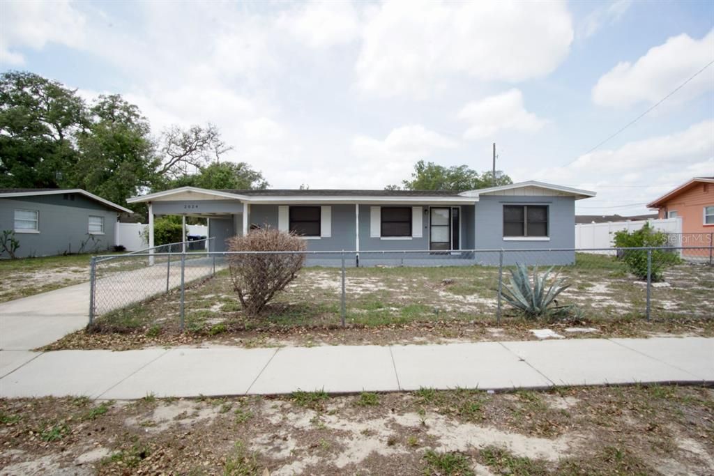 Recently Rented: $1,800 (3 beds, 2 baths, 1210 Square Feet)