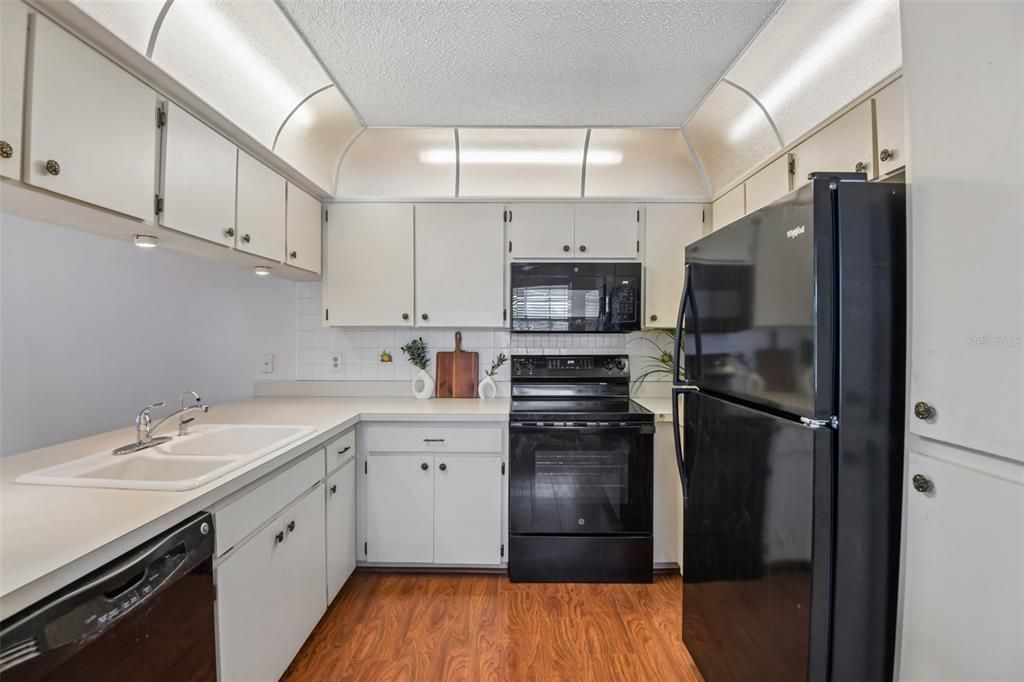 En Venta: $117,500 (2 camas, 2 baños, 1103 Pies cuadrados)