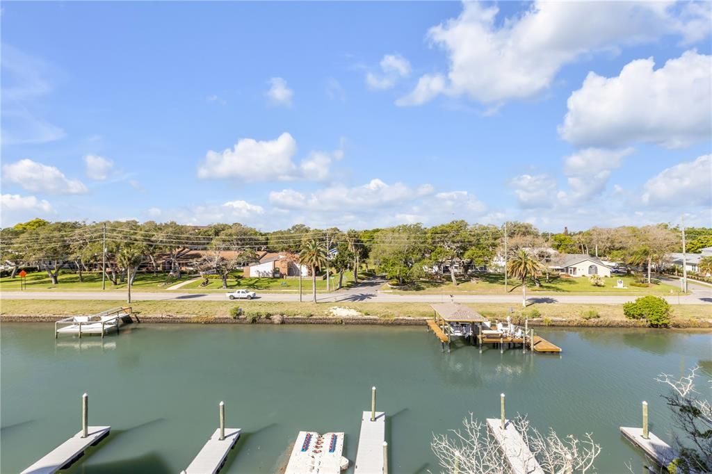 Active With Contract: $649,900 (3 beds, 2 baths, 1773 Square Feet)