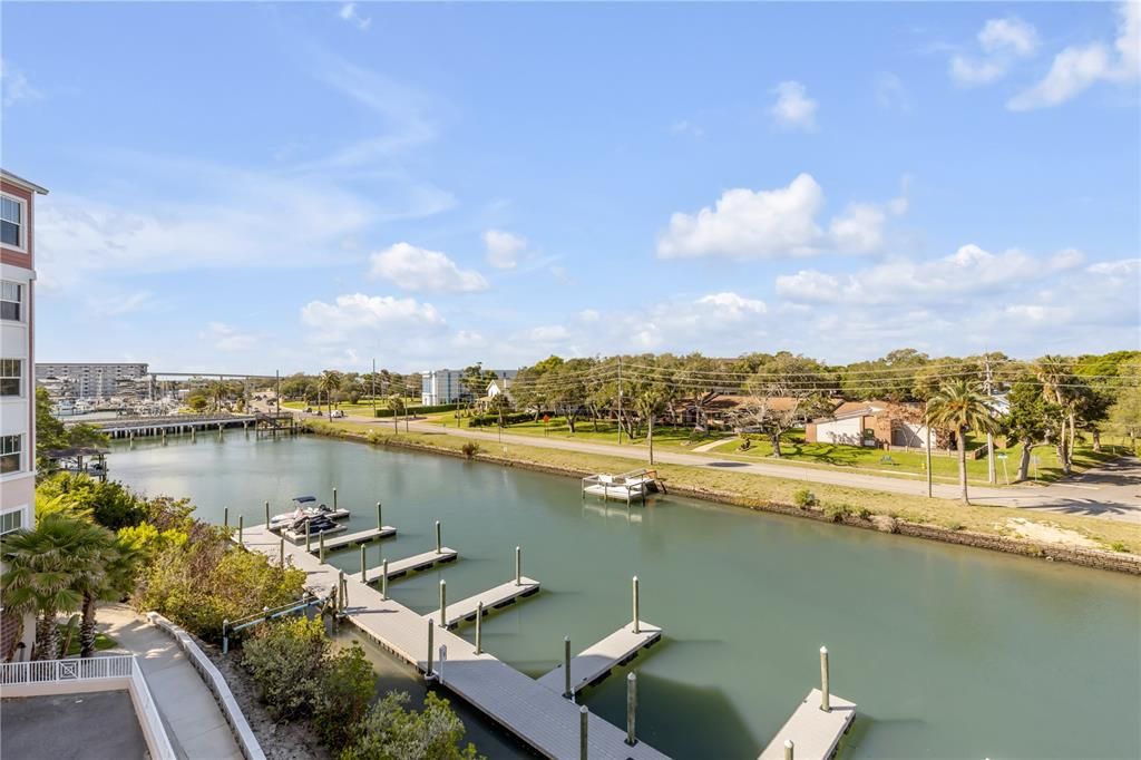 Active With Contract: $649,900 (3 beds, 2 baths, 1773 Square Feet)