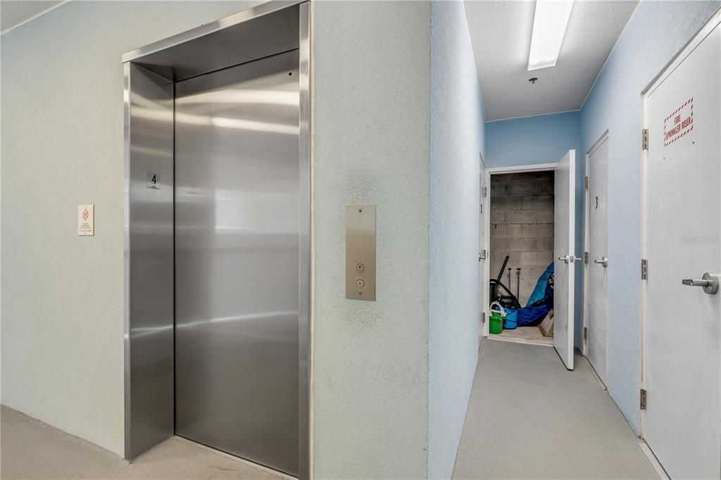 Active With Contract: $649,900 (3 beds, 2 baths, 1773 Square Feet)