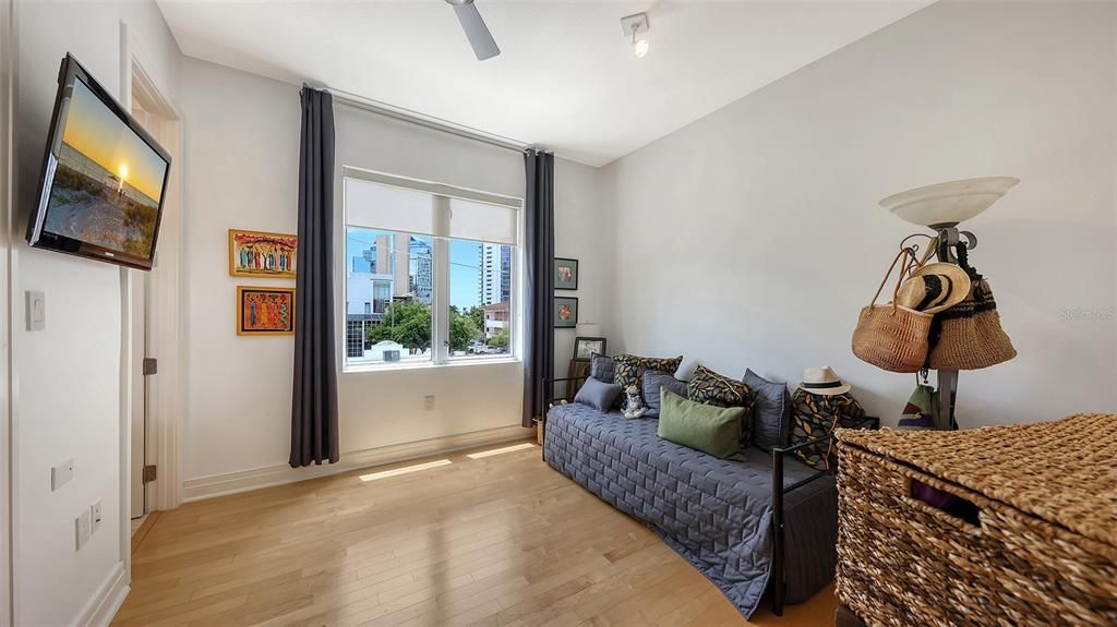 For Rent: $4,800 (2 beds, 3 baths, 2093 Square Feet)