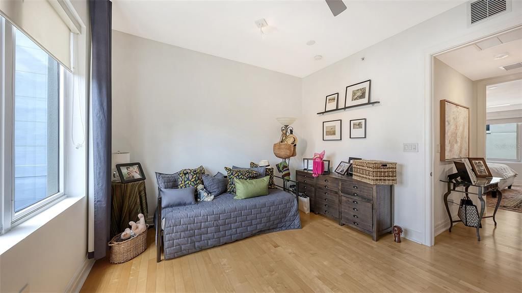 For Rent: $4,800 (2 beds, 3 baths, 2093 Square Feet)