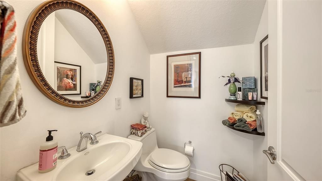 For Rent: $4,800 (2 beds, 3 baths, 2093 Square Feet)