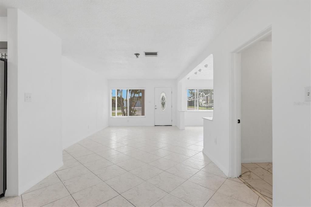 For Sale: $475,000 (3 beds, 2 baths, 1947 Square Feet)