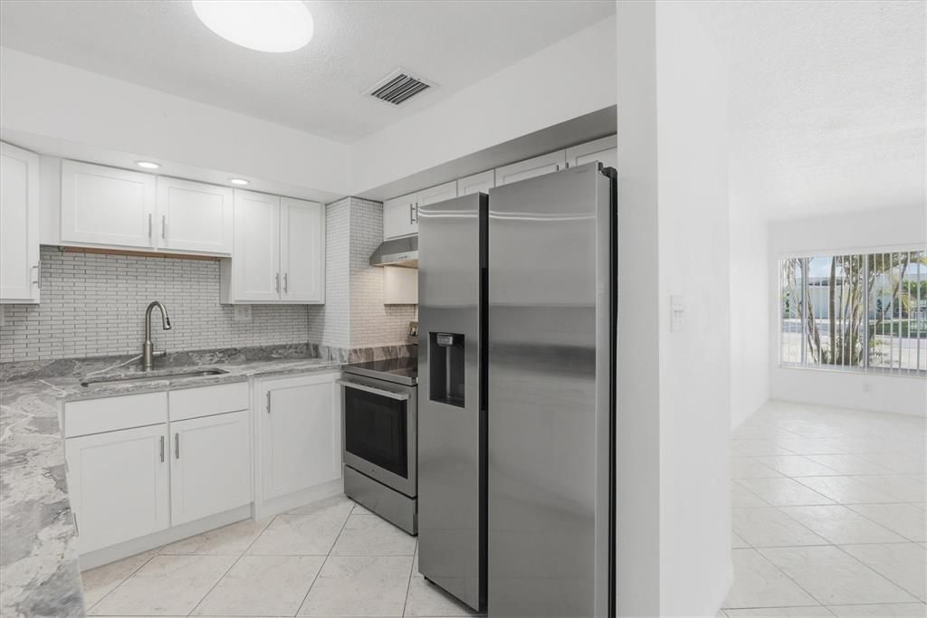 For Sale: $475,000 (3 beds, 2 baths, 1947 Square Feet)