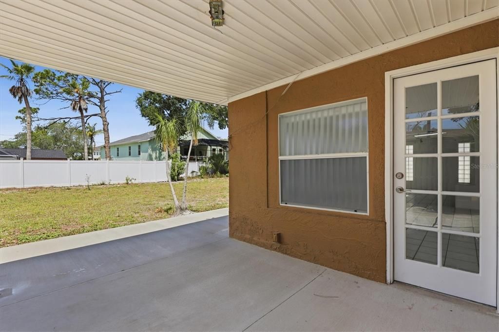 For Sale: $475,000 (3 beds, 2 baths, 1947 Square Feet)