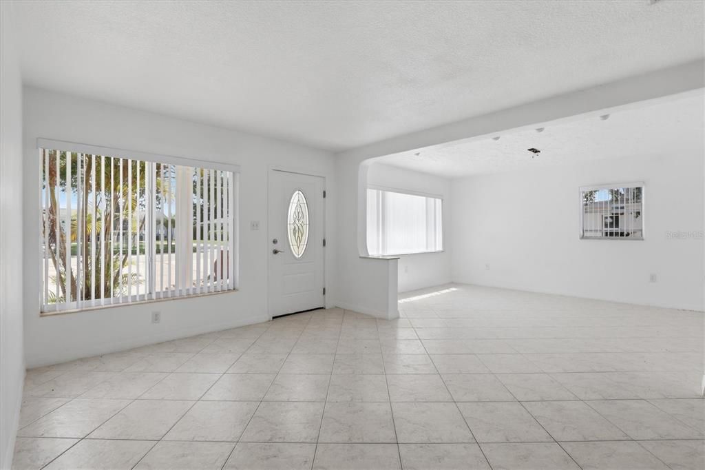 For Sale: $475,000 (3 beds, 2 baths, 1947 Square Feet)