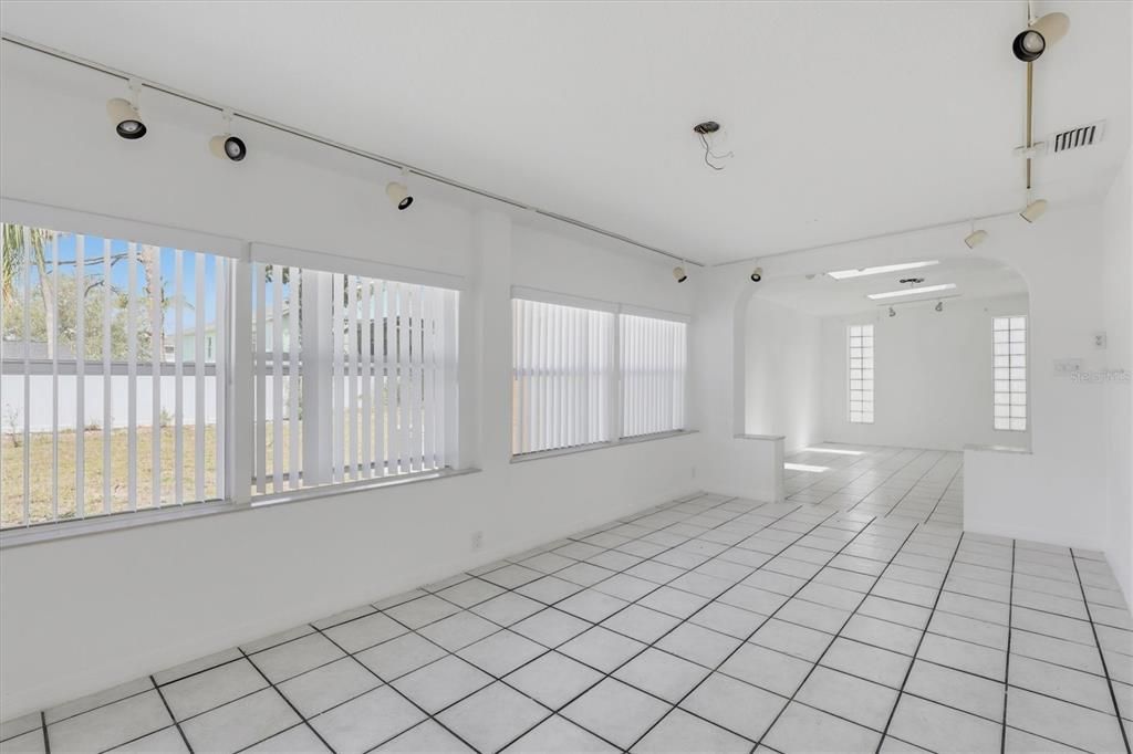 For Sale: $475,000 (3 beds, 2 baths, 1947 Square Feet)
