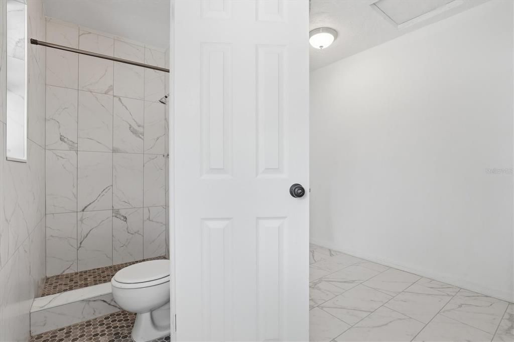 For Sale: $475,000 (3 beds, 2 baths, 1947 Square Feet)