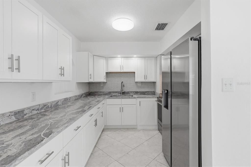 For Sale: $475,000 (3 beds, 2 baths, 1947 Square Feet)
