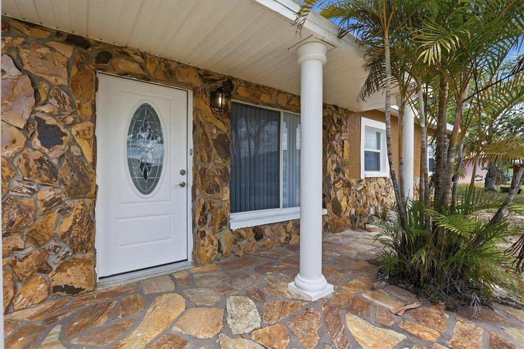 For Sale: $475,000 (3 beds, 2 baths, 1947 Square Feet)