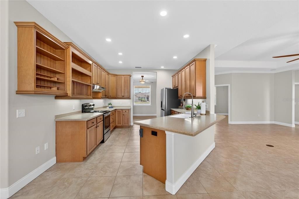 For Sale: $499,000 (3 beds, 2 baths, 2320 Square Feet)