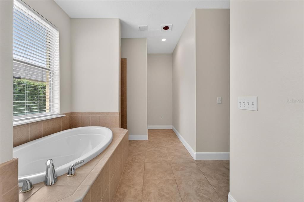 For Sale: $499,000 (3 beds, 2 baths, 2320 Square Feet)