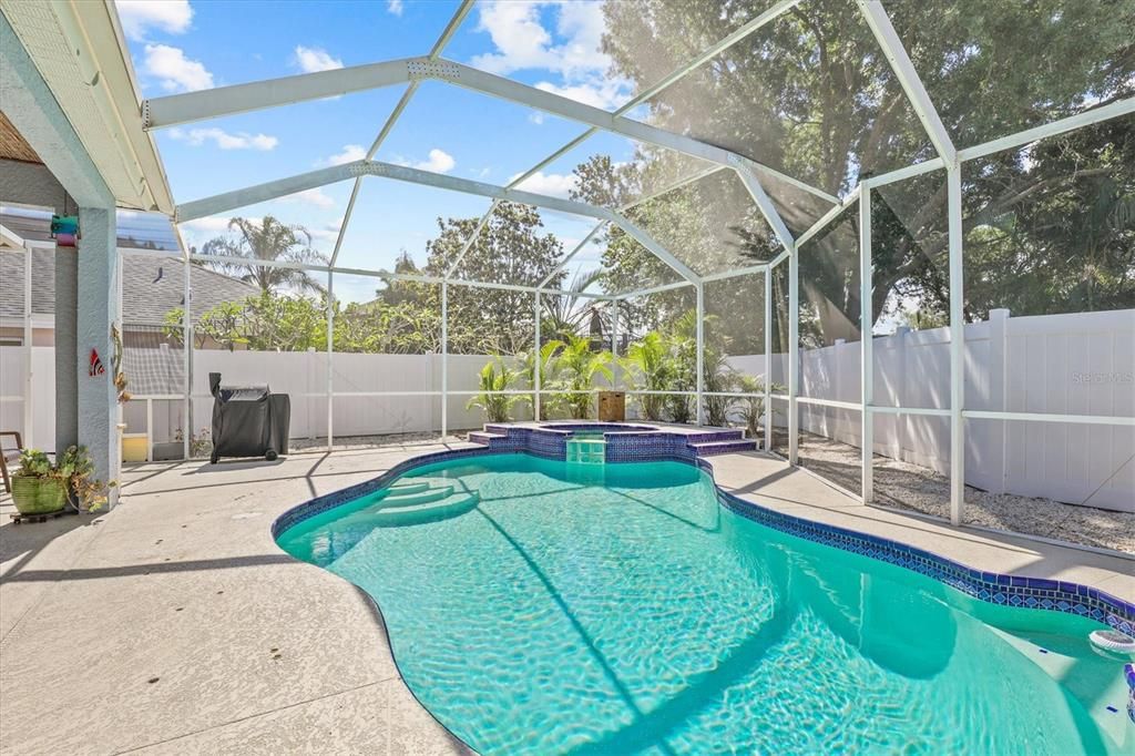Под контрактом: $599,000 (4 спален, 2 ванн, 2157 Квадратных фут)