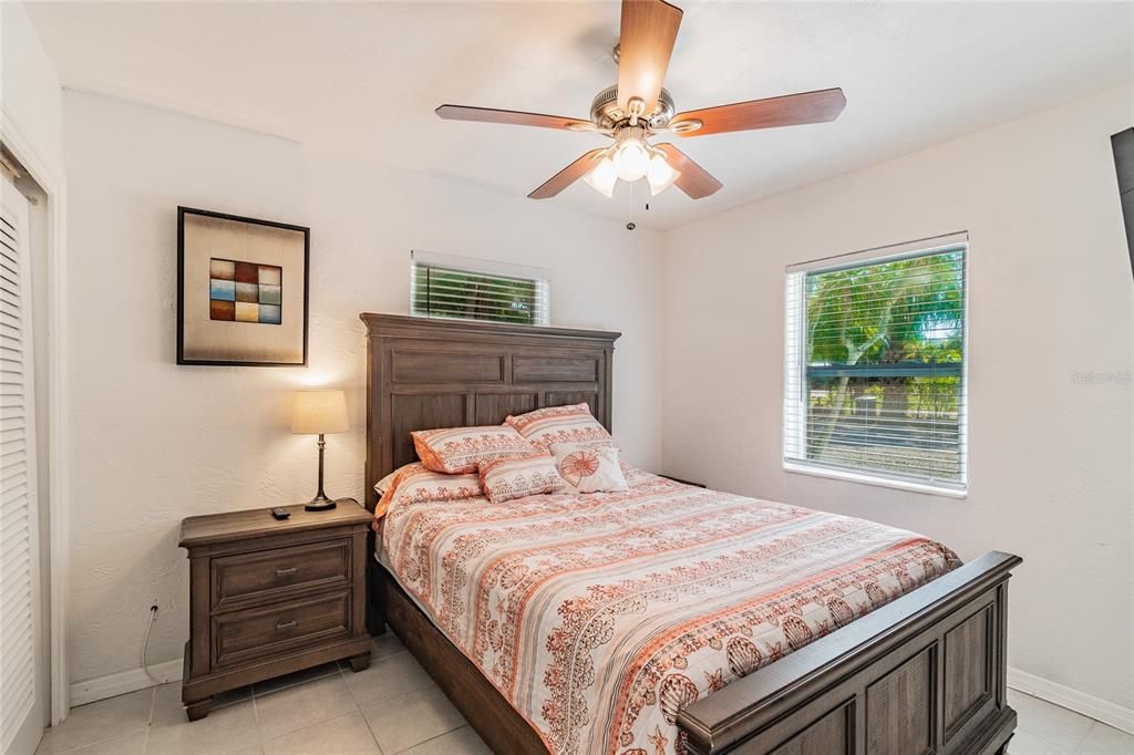 For Rent: $2,100 (2 beds, 1 baths, 900 Square Feet)