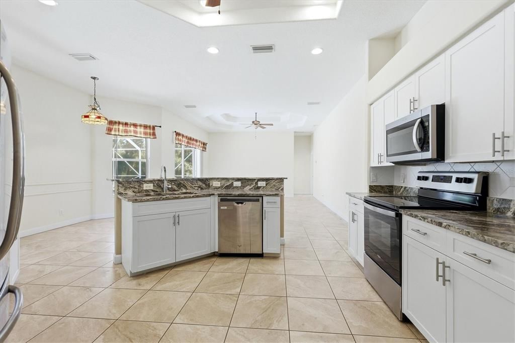 En Venta: $765,000 (4 camas, 3 baños, 2567 Pies cuadrados)