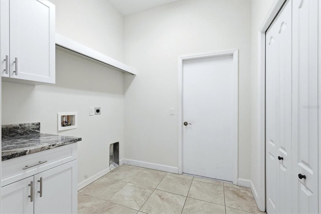 En Venta: $765,000 (4 camas, 3 baños, 2567 Pies cuadrados)