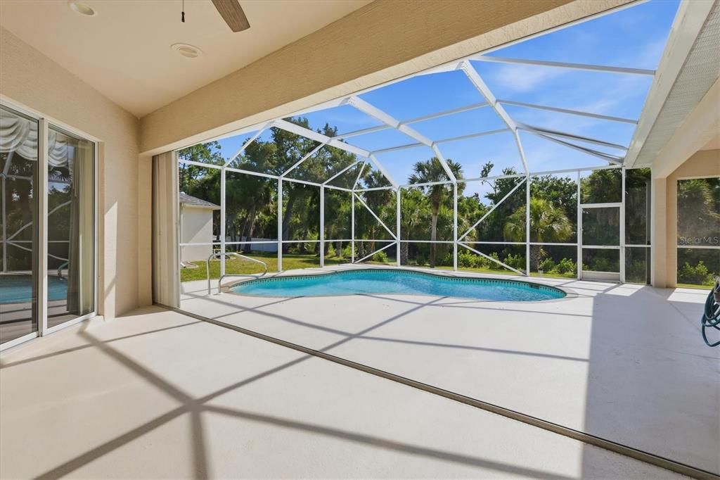 En Venta: $765,000 (4 camas, 3 baños, 2567 Pies cuadrados)