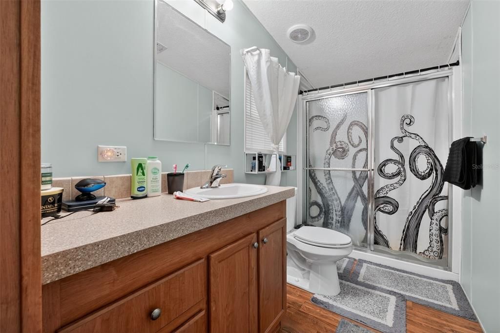 For Sale: $230,000 (3 beds, 2 baths, 1352 Square Feet)