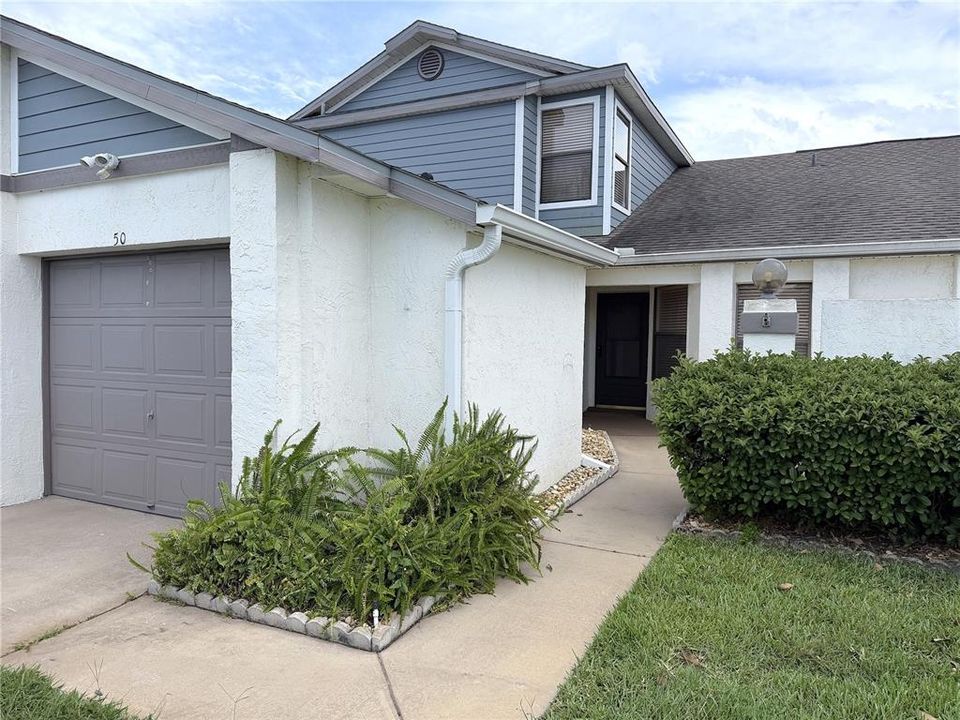 Active With Contract: $249,900 (3 beds, 2 baths, 1471 Square Feet)