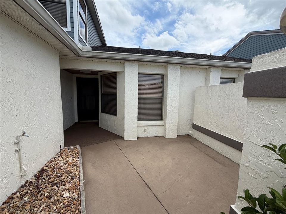 Active With Contract: $249,900 (3 beds, 2 baths, 1471 Square Feet)