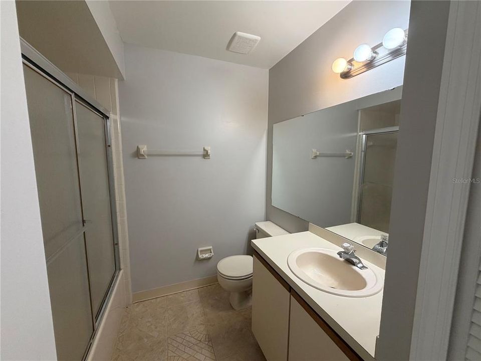 Active With Contract: $249,900 (3 beds, 2 baths, 1471 Square Feet)