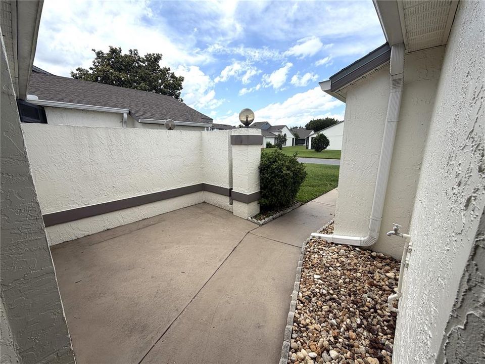 Active With Contract: $249,900 (3 beds, 2 baths, 1471 Square Feet)