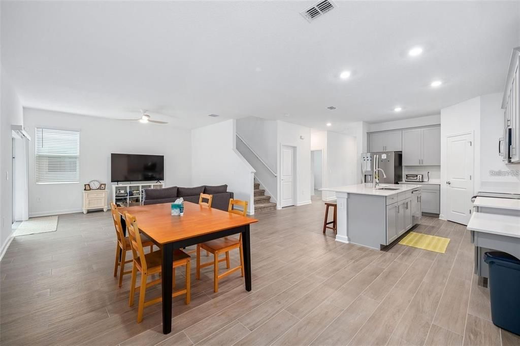 For Rent: $3,695 (5 beds, 3 baths, 2452 Square Feet)
