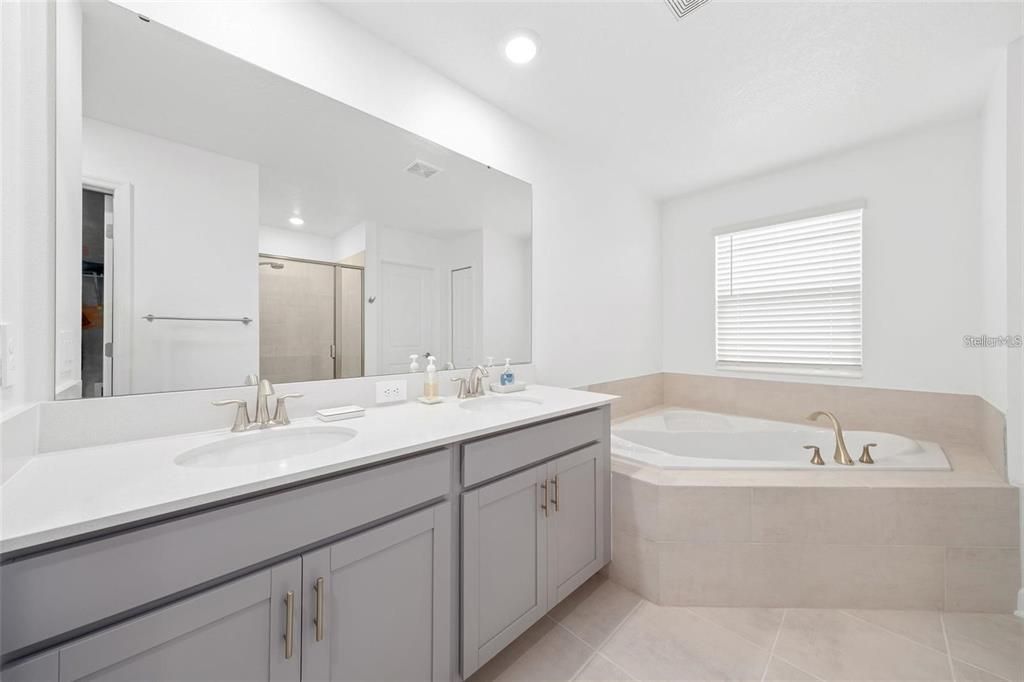 For Rent: $3,695 (5 beds, 3 baths, 2452 Square Feet)