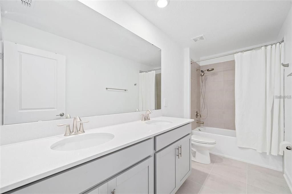 For Rent: $3,695 (5 beds, 3 baths, 2452 Square Feet)