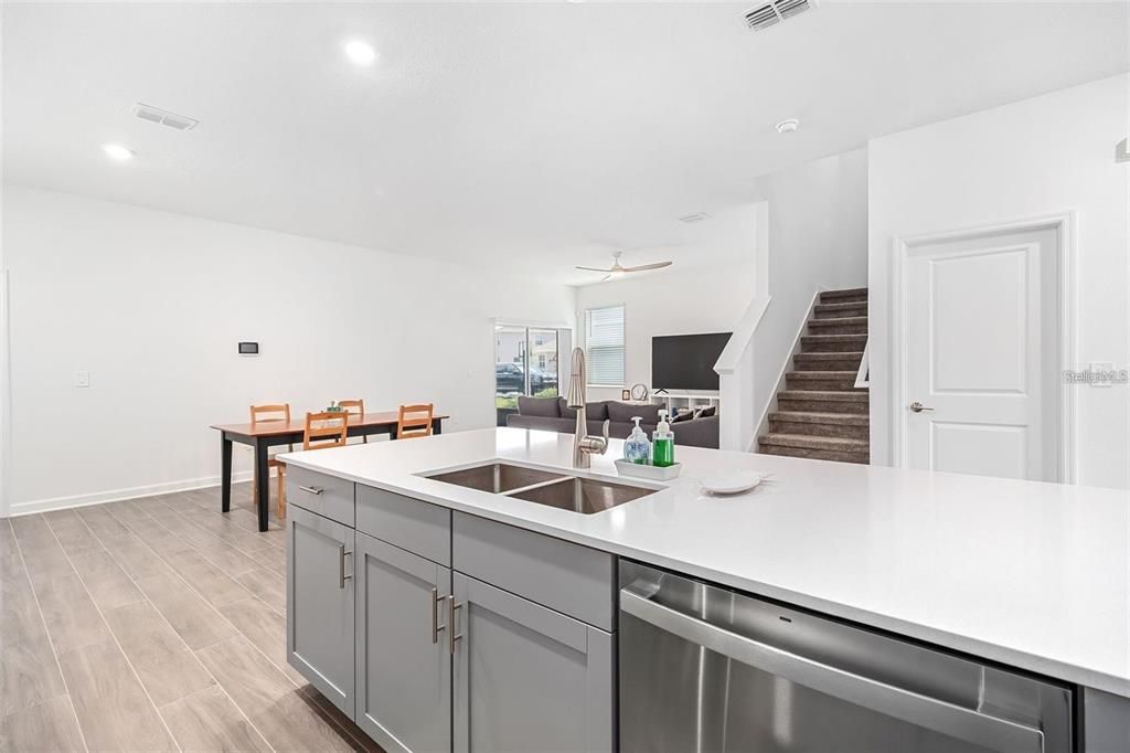 For Rent: $3,695 (5 beds, 3 baths, 2452 Square Feet)