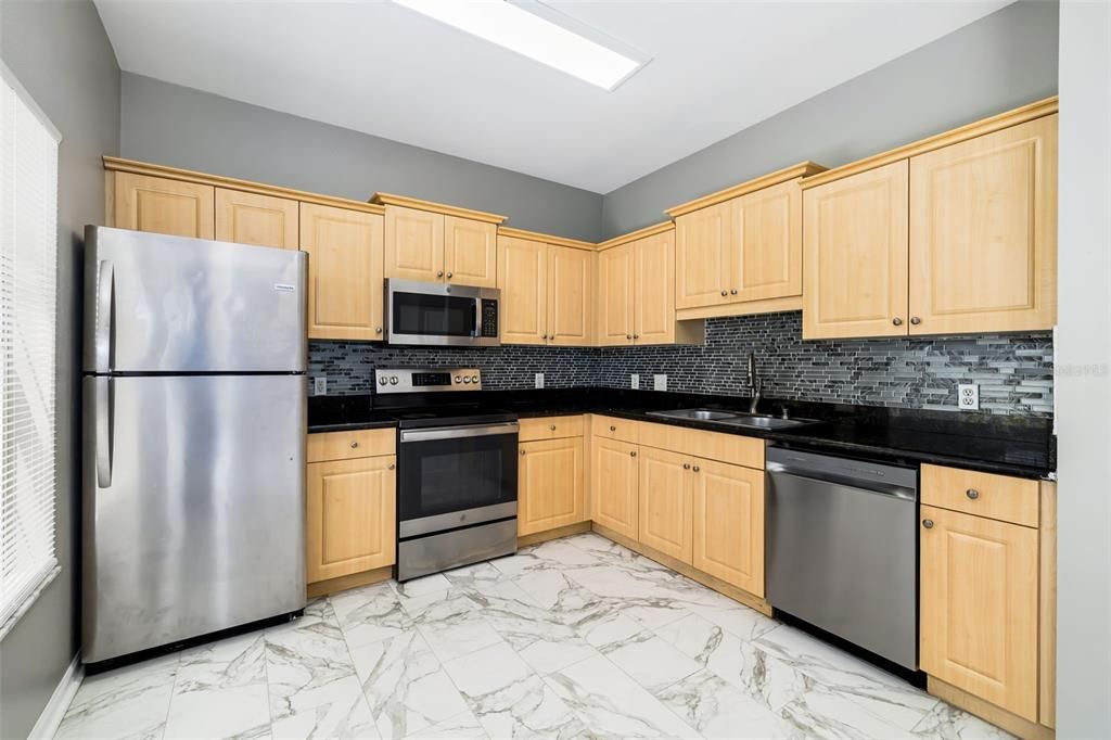 Active With Contract: $240,000 (2 beds, 2 baths, 1156 Square Feet)