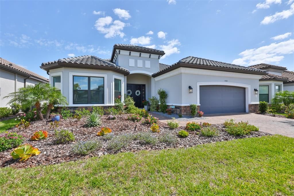 En Venta: $764,900 (3 camas, 3 baños, 3072 Pies cuadrados)