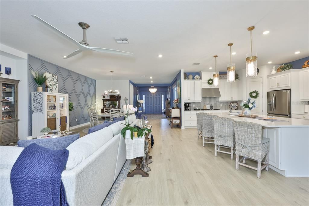 En Venta: $764,900 (3 camas, 3 baños, 3072 Pies cuadrados)