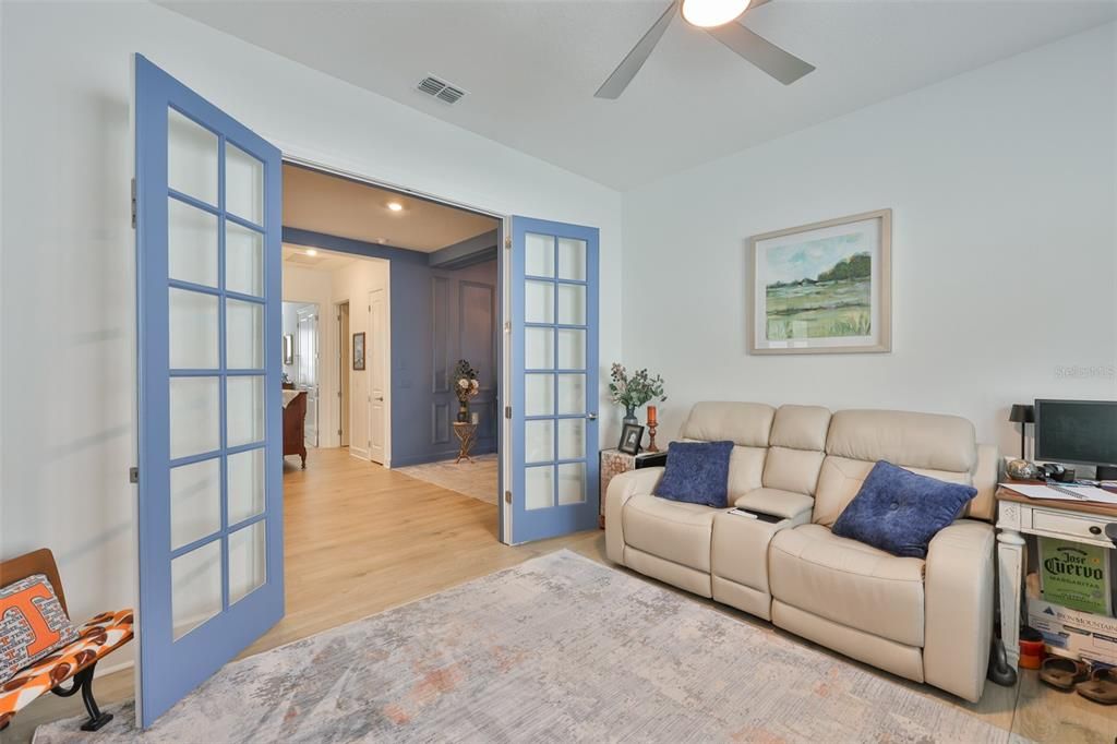 En Venta: $764,900 (3 camas, 3 baños, 3072 Pies cuadrados)