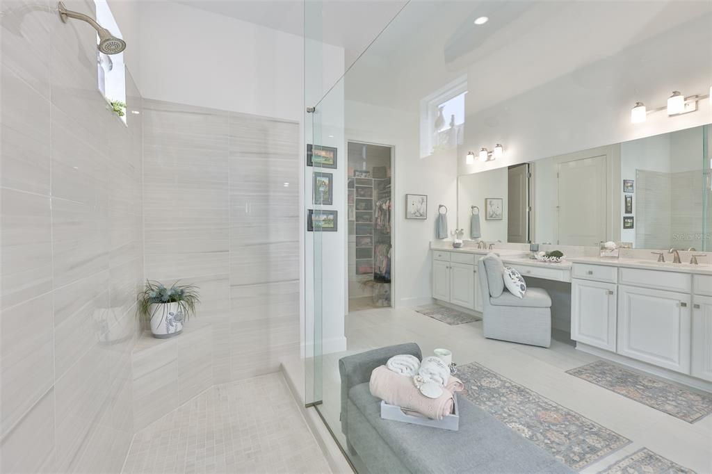 En Venta: $764,900 (3 camas, 3 baños, 3072 Pies cuadrados)