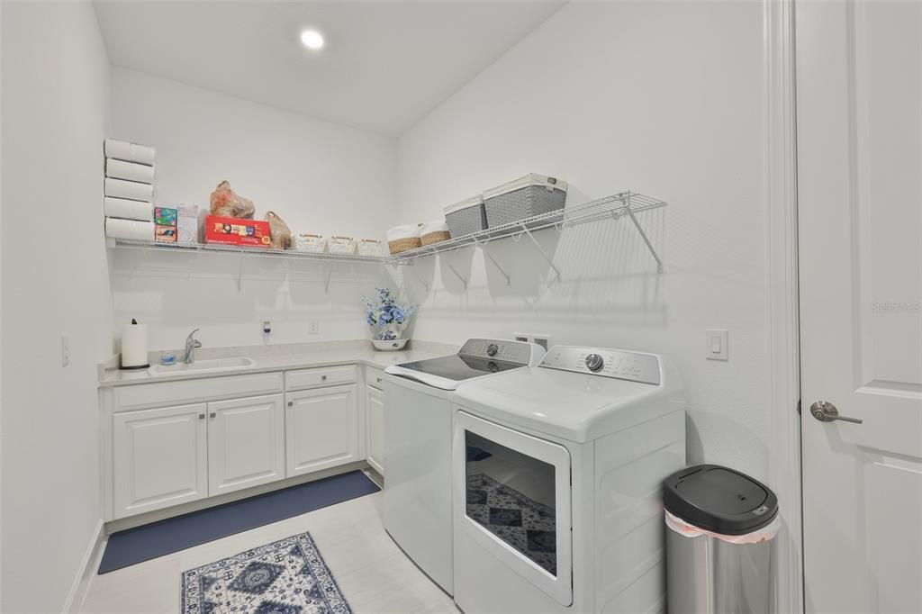En Venta: $764,900 (3 camas, 3 baños, 3072 Pies cuadrados)