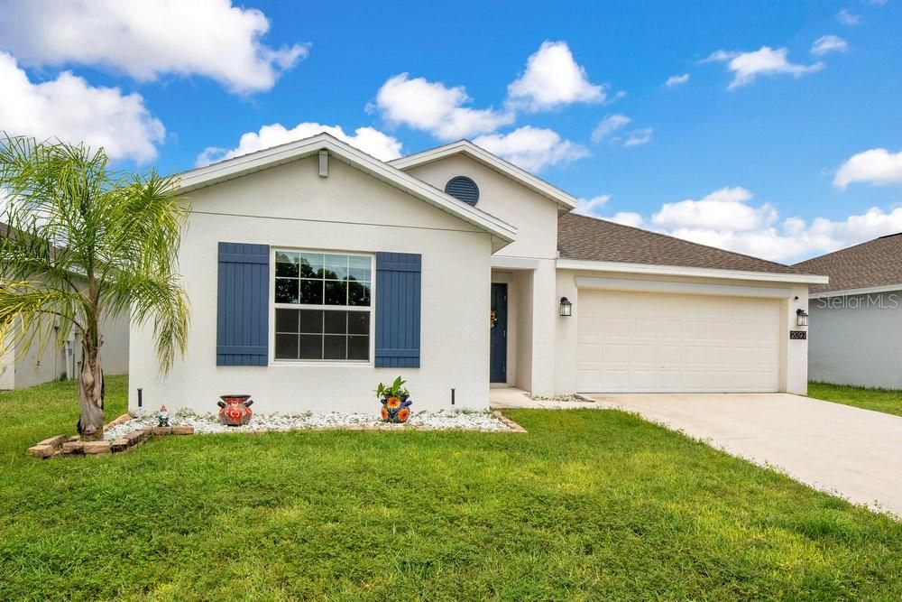 For Sale: $300,000 (4 beds, 2 baths, 1950 Square Feet)