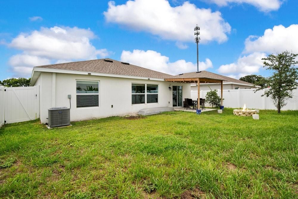 For Sale: $300,000 (4 beds, 2 baths, 1950 Square Feet)