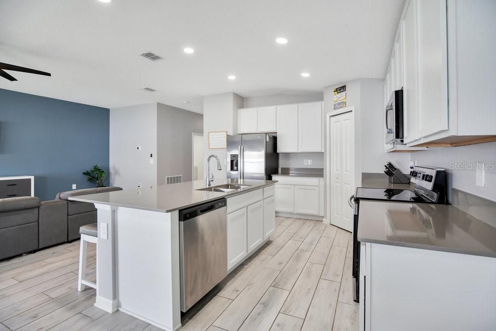 For Sale: $300,000 (4 beds, 2 baths, 1950 Square Feet)