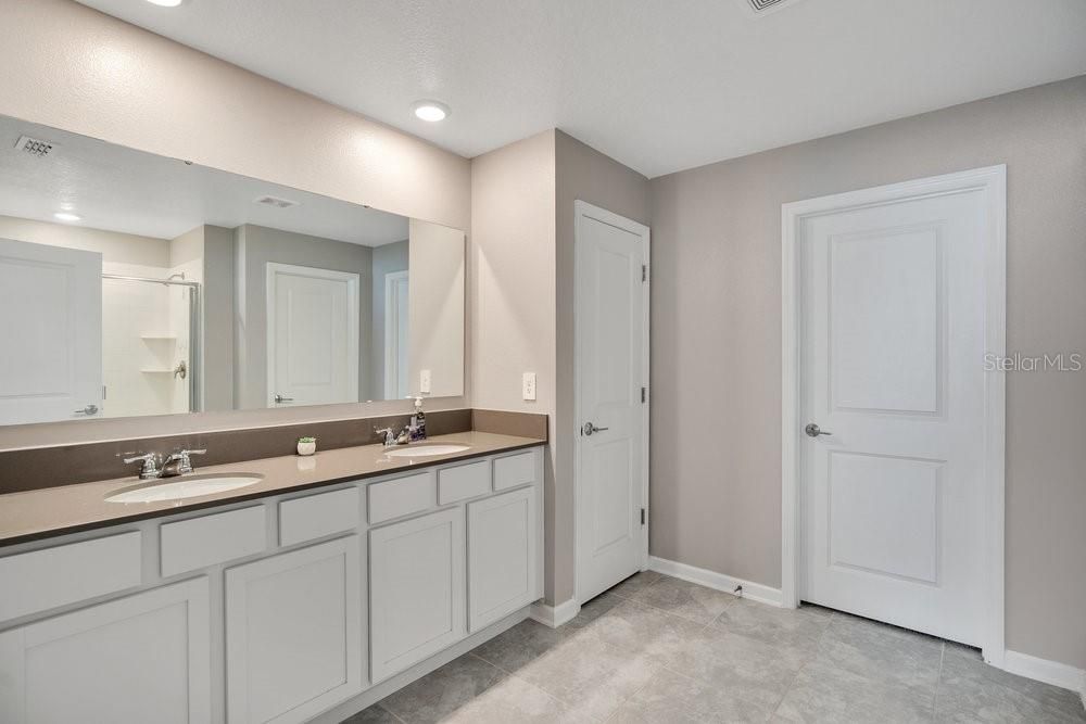 For Sale: $300,000 (4 beds, 2 baths, 1950 Square Feet)