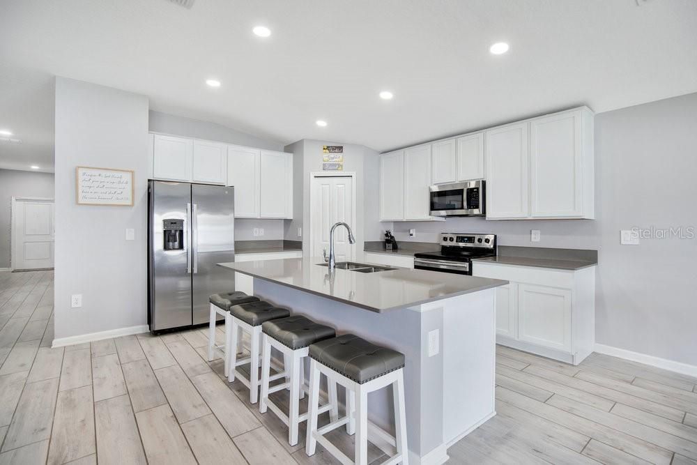 For Sale: $300,000 (4 beds, 2 baths, 1950 Square Feet)