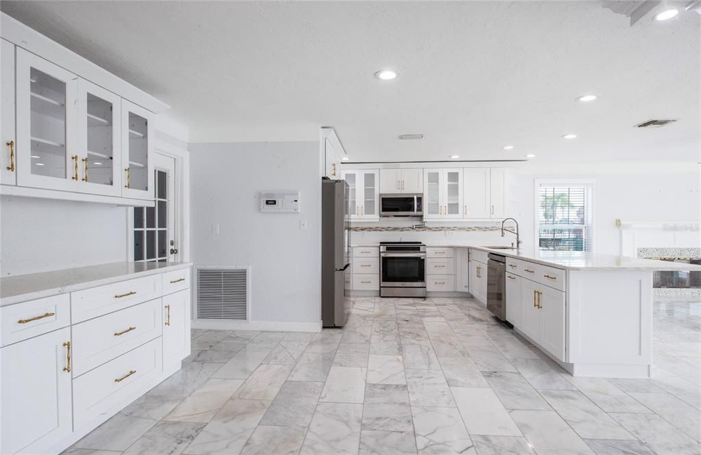 For Sale: $1,299,000 (3 beds, 3 baths, 2436 Square Feet)