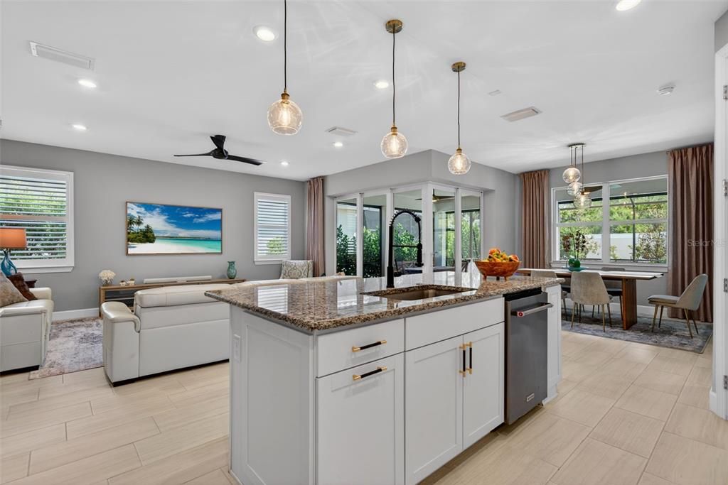 Active With Contract: $764,900 (3 beds, 3 baths, 2117 Square Feet)