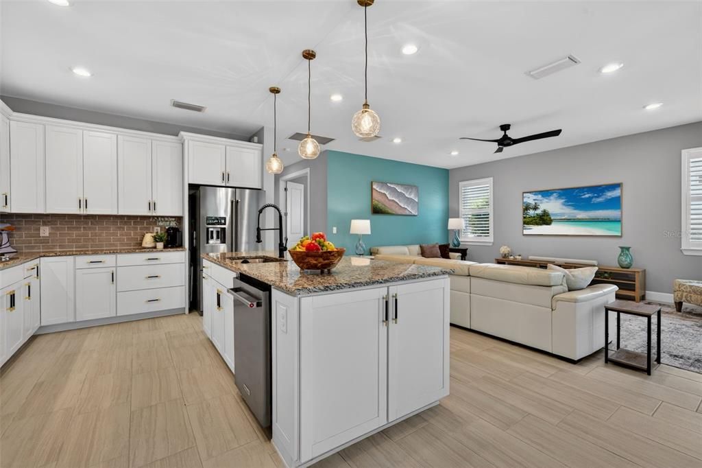 Active With Contract: $764,900 (3 beds, 3 baths, 2117 Square Feet)