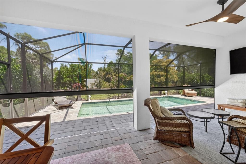 Active With Contract: $764,900 (3 beds, 3 baths, 2117 Square Feet)
