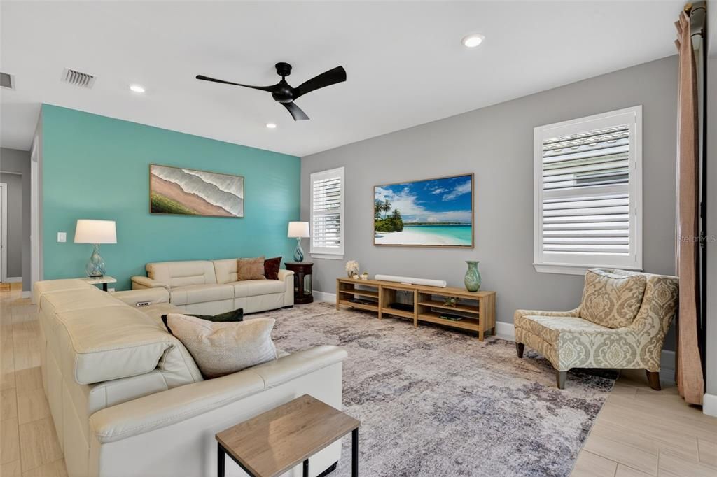 Active With Contract: $764,900 (3 beds, 3 baths, 2117 Square Feet)