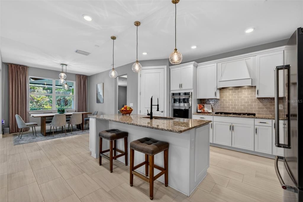Active With Contract: $764,900 (3 beds, 3 baths, 2117 Square Feet)