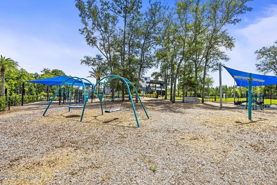 For Sale: $585,000 (4 beds, 3 baths, 2492 Square Feet)